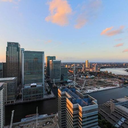 Skyview Waterside City Luxury Apartment London Exterior photo